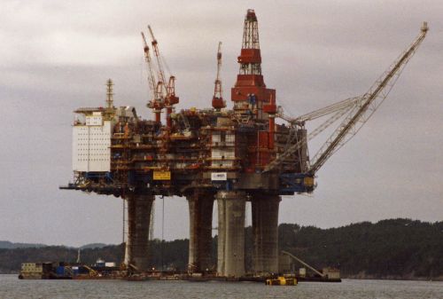 Gullfaks C koblet sammen i Digernes.1988.11.A.jpg