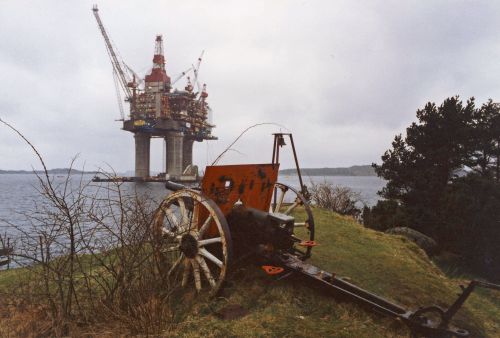 Gullfaks C koblet sammen i Digernes.1988.11.jpg